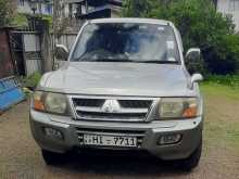 Mitsubishi V75 2000 SUV