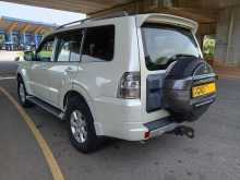 https://riyasewana.com/uploads/mitsubishi-v96-montero-3153211132.jpg