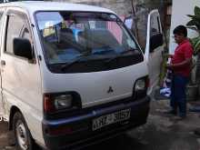 Mitsubishi Mitsubishi 2003 Van