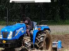 https://riyasewana.com/uploads/new-holland-tractor-131019404092.jpg