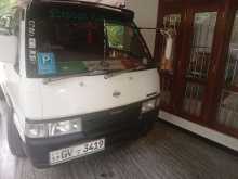 Nissan Nissan 1998 Van