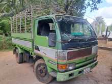 Nissan 10 5 DOUBLE WHEEL 1994 Lorry