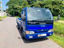 Nissan Atlas 10 12 Ft 2000 Lorry