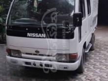 Nissan Atlas 1990 Crew Cab