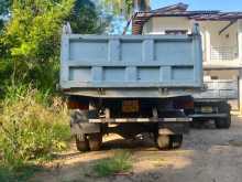 Nissan UD 2001 Lorry