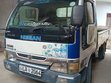 Nissan ATLAS QD32 2005 Lorry