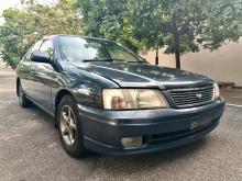 Nissan Bluebird 2000 Car