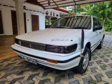 Nissan BLUEBIRD 1990 Car