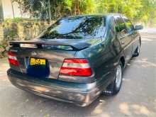 Nissan Bluebird 2000 Car