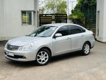 Nissan Bluebird Sylfy 2011 Car