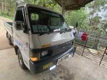 Nissan Bongo 2004 Lorry