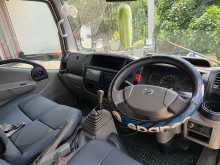 https://riyasewana.com/uploads/nissan-cabstar-11405544333.jpg