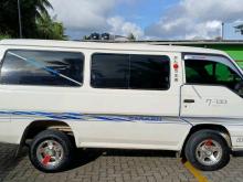 Nissan Caravan 1995 Van