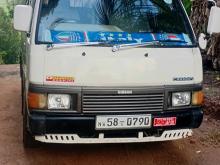 Nissan Caravan 1995 Van
