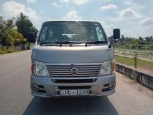 Nissan Caravan 2006 Van