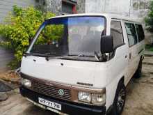 Nissan Caravan 1990 Van