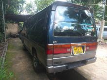 Nissan Caravan 2000 Van