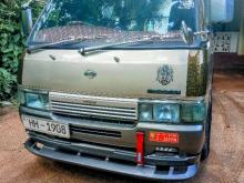 Nissan Caravan 1999 Van