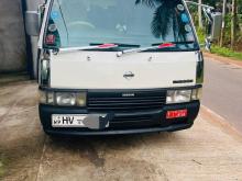 Nissan Caravan 2000 Van