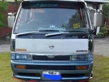 Nissan Caravan 1990 Van