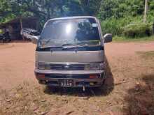 Nissan Caravan 1990 Van