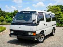 Nissan Caravan 1990 Van