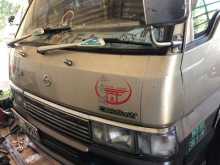 Nissan Caravan 2000 Van