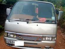 Nissan Caravan 2000 Van