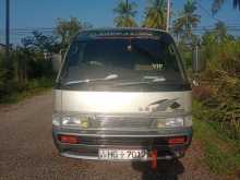 Nissan Caravan 1995 Van