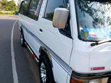 Nissan Caravan 1992 Van