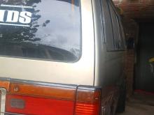 Nissan Caravan 1995 Van