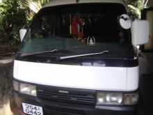 Nissan Caravan 2000 Van