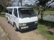 Nissan Caravan 2000 Van