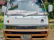 Nissan Caravan 1993 Van