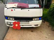 Nissan Caravan 2000 Van