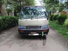 Nissan Caravan 1995 Van