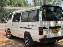 Nissan Caravan 1989 Van