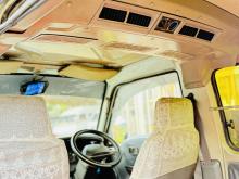 https://riyasewana.com/uploads/nissan-caravan-181311517035.jpg