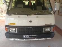 Nissan Caravan 1992 Van