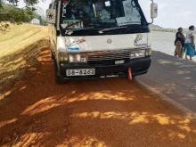 Nissan Caravan 1987 Van