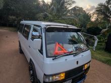 Nissan Caravan 2000 Van