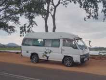 Nissan Caravan 1988 Van