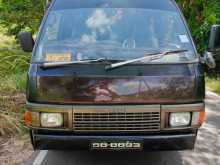 Nissan Caravan 1990 Van