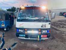 Nissan Caravan 1990 Van