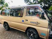 Nissan Caravan 1990 Van