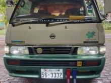 Nissan Caravan 1990 Van