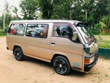 Nissan Caravan 1990 Van