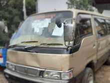 Nissan Caravan 1990 Van