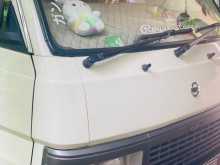 Nissan Caravan 1990 Van