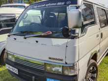 Nissan Caravan 1991 Van
